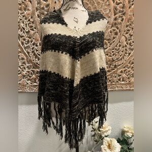 Anthropology Willow & Clay Fringe Hooded Poncho- size S